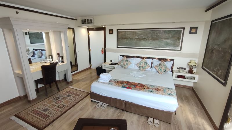 hotels in isfahan